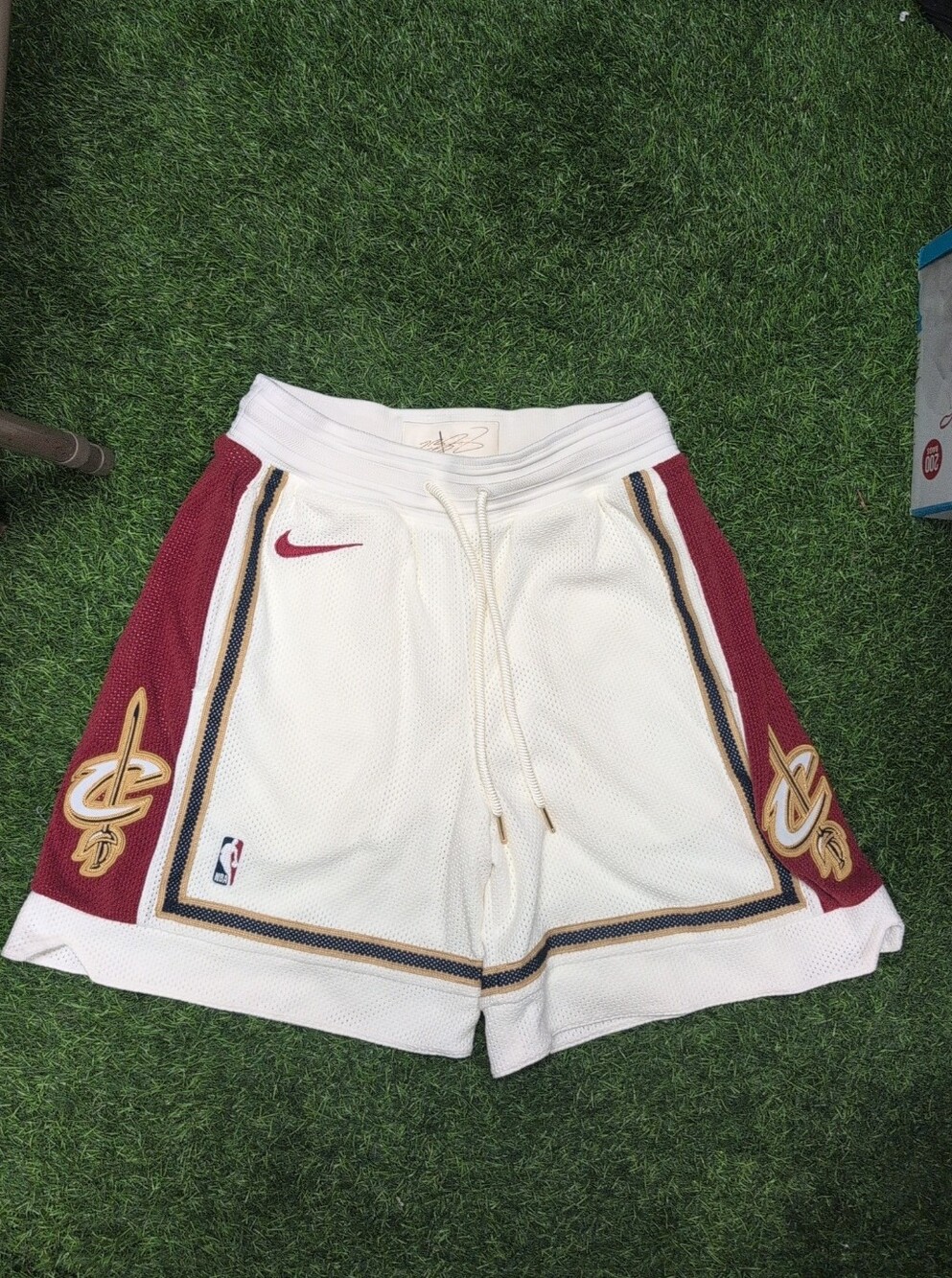 Nike Mens LeBron Dri-FIT NBA Cleveland Cavaliers Forever King Shorts Size M NWOT